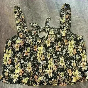 Sienna Sky Stretchy Crop Top. Size XL. NWT